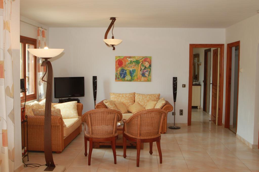 Chrisuli - Well Furnished Villa With Panoramic Views In Moraira Room photo