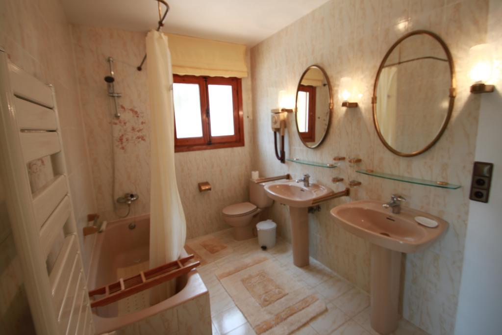 Chrisuli - Well Furnished Villa With Panoramic Views In Moraira Room photo